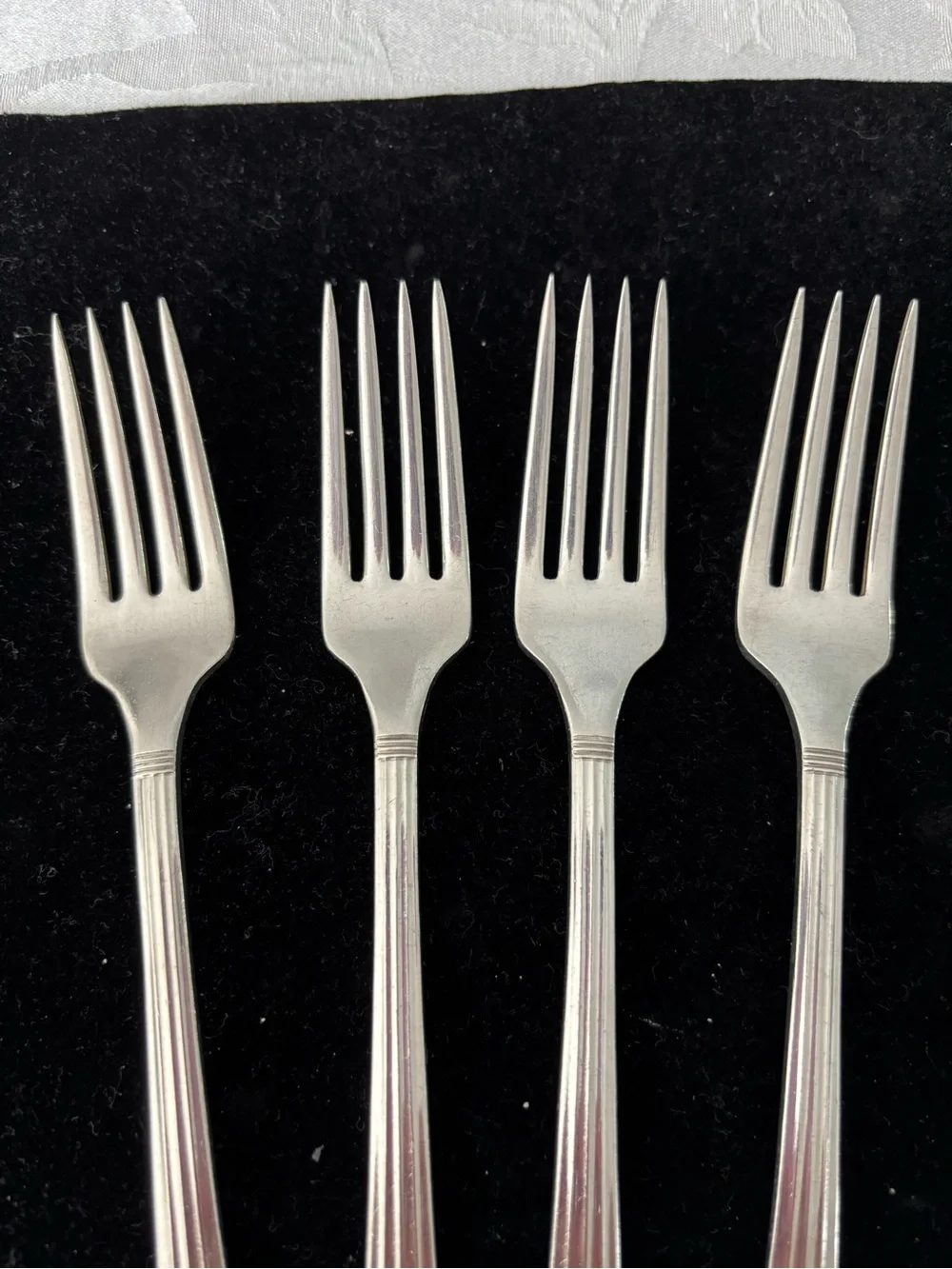 Community Plate, Coronation Flatware 4 Dinner Forks, Silverplate 7.50 Inches